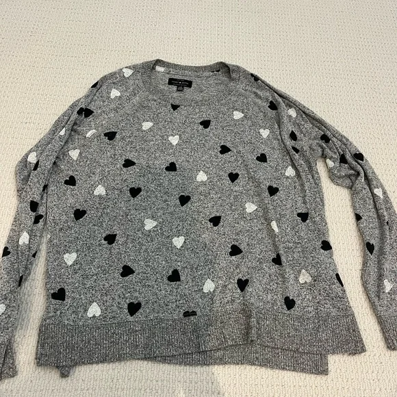 Heart Sweater - Picture 1 of 1